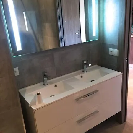 Grand Moderne Confort 아파트 *